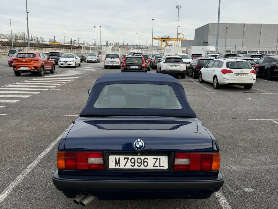 Bild 12/55 von BMW 320i (1991)