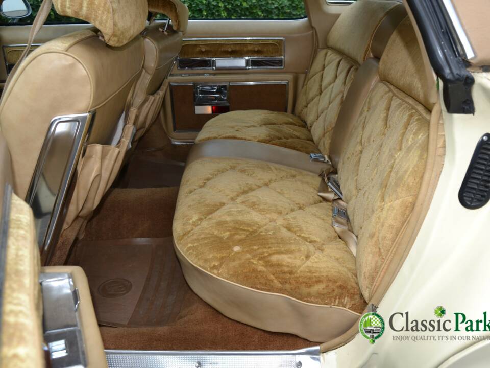 Immagine 27/50 di Buick Electra 225 Hardtop (1976)