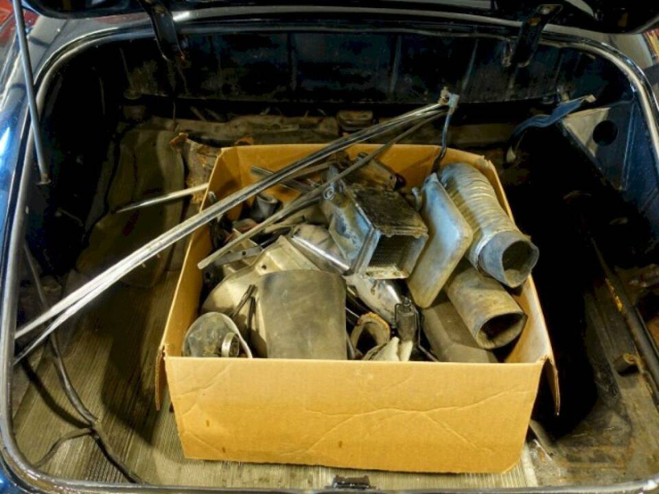 Image 40/43 of Mercedes-Benz 190 SL (1962)