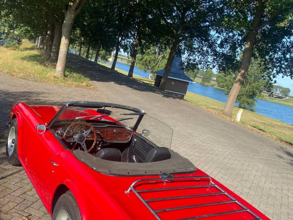 Bild 8/8 von Triumph TR 6 (1972)