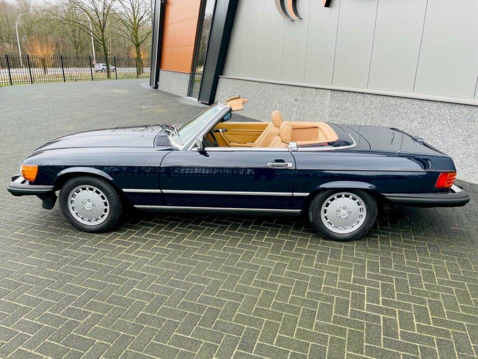 Image 5/36 of Mercedes-Benz 560 SL (1988)