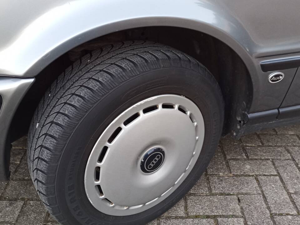 Bild 7/8 von Audi 80 - 2.0 E (1994)