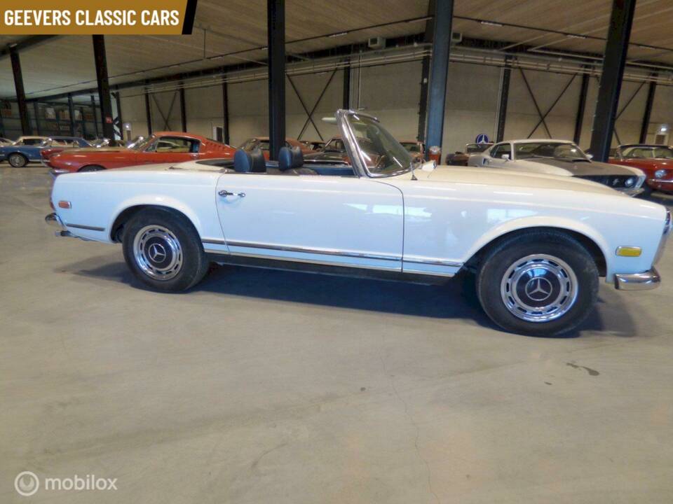 Image 3/12 de Mercedes-Benz 280 SL (1969)