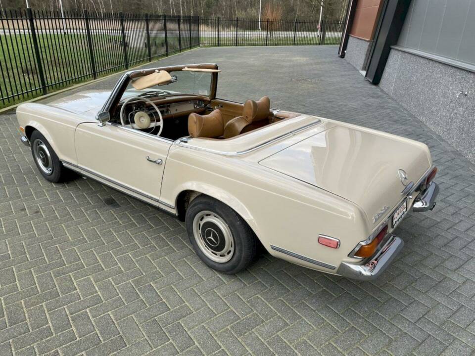 Bild 10/36 von Mercedes-Benz 280 SL (1970)