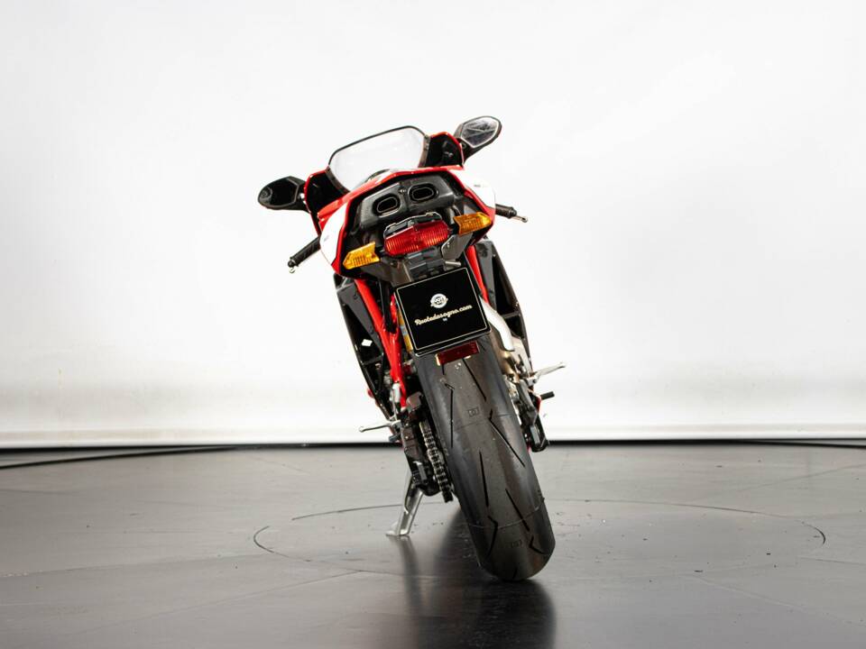 Image 3/50 of Ducati DUMMY (2004)