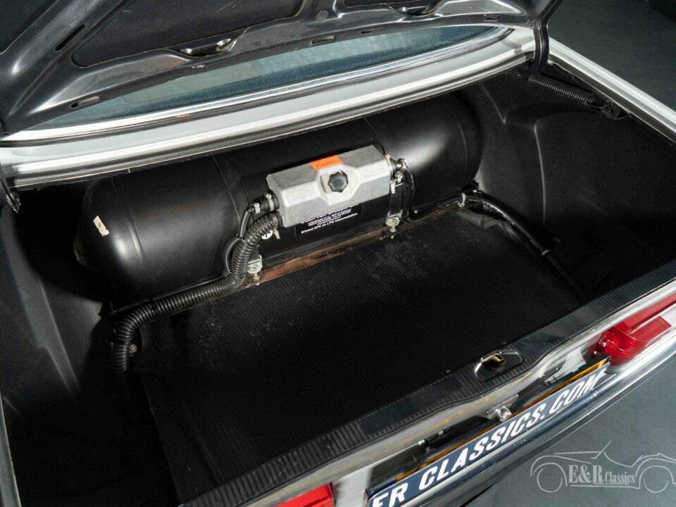 Imagen 6/19 de Mercedes-Benz 250 (1978)