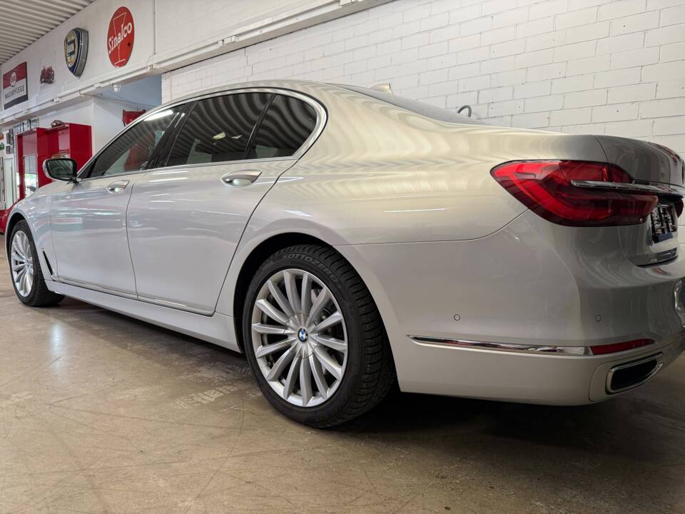 Bild 19/23 von BMW 730d (2016)