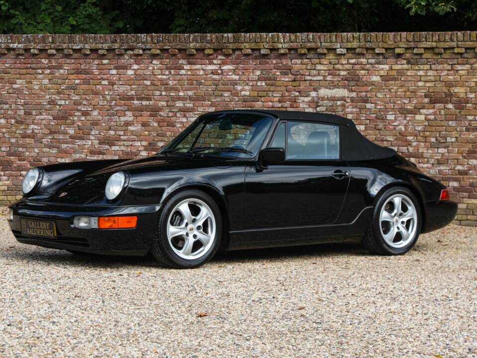 Image 13/50 de Porsche 911 Carrera 2 (1991)