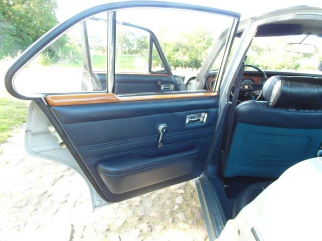 Image 56/60 of Jaguar XJ 6 4.2 (1972)