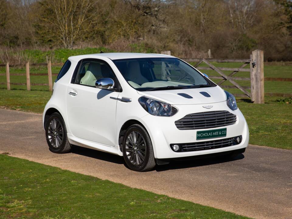 Bild 44/95 von Aston Martin Cygnet (2012)