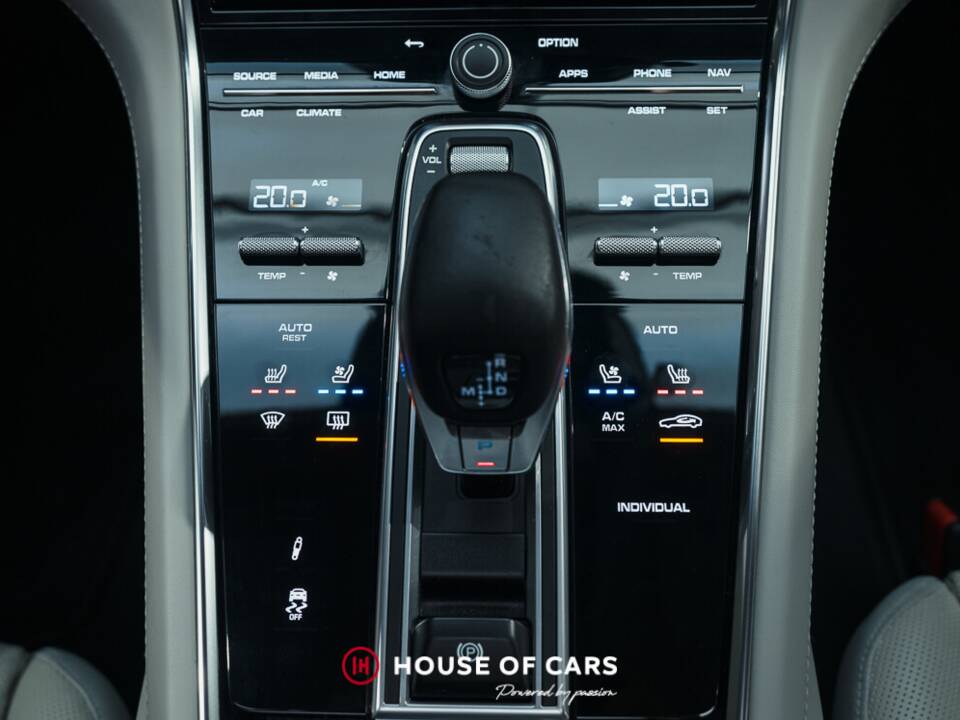 Image 23/25 of Porsche Panamera 4 E-Hybrid (2022)