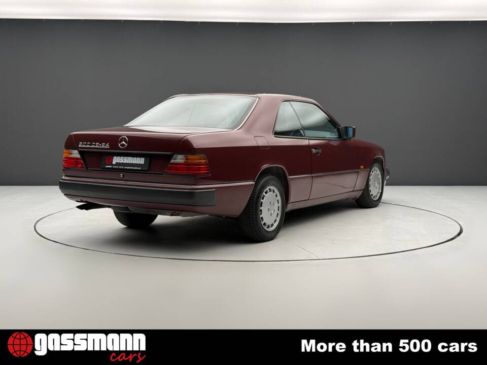 Bild 8/15 von Mercedes-Benz 300 CE-24 (1991)