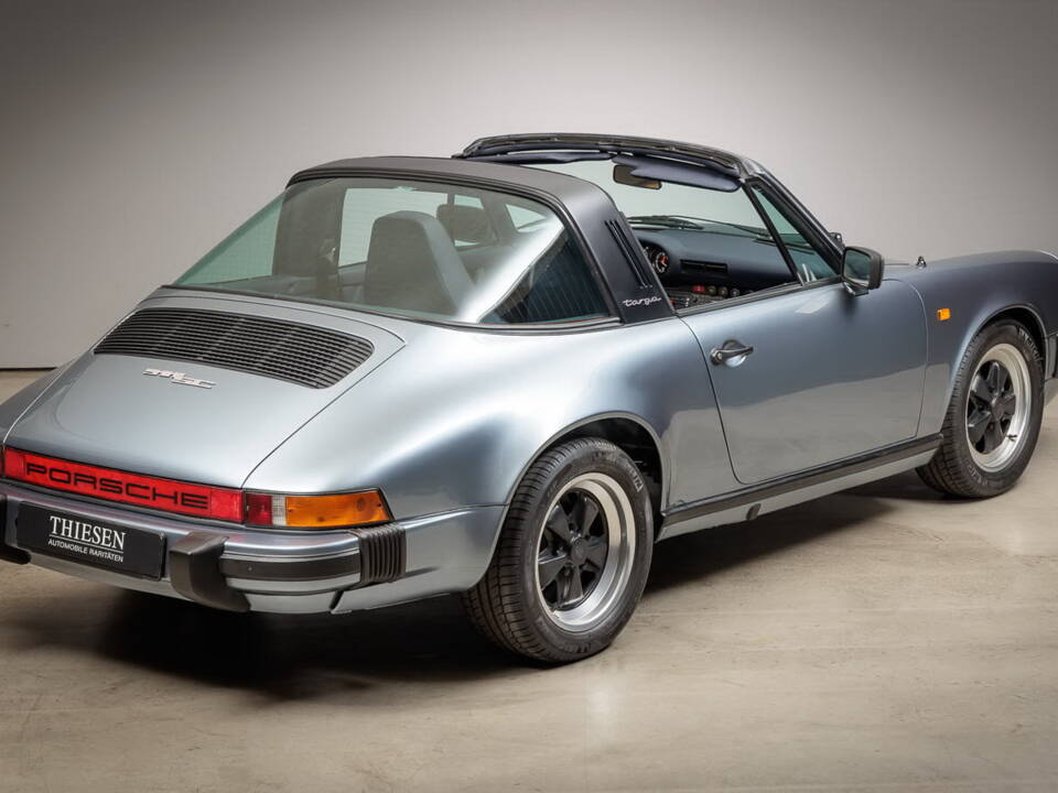 Image 9/41 of Porsche 911 SC 3.0 (1982)