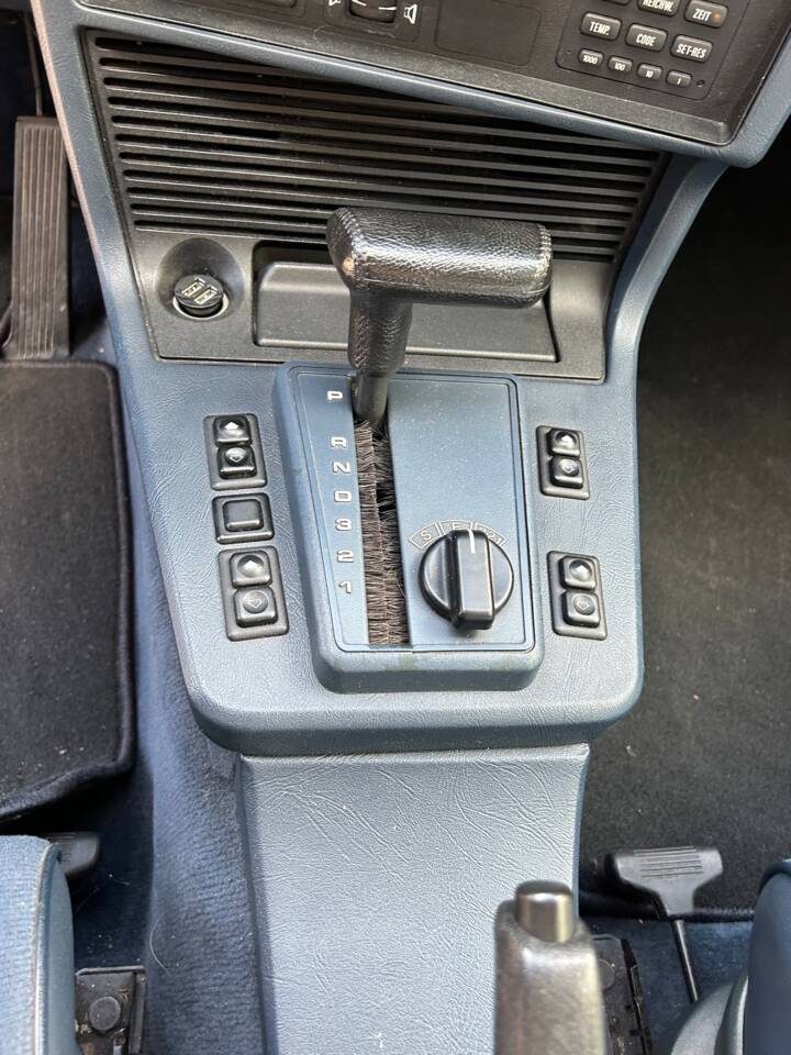 Bild 19/24 von BMW 635 CSi (1987)