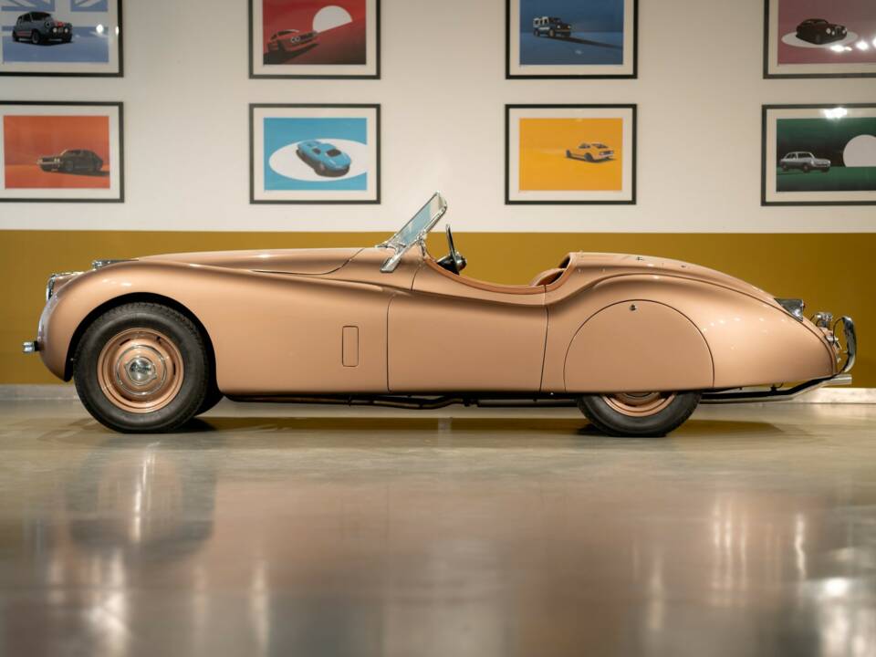 Image 3/50 of Jaguar XK 120 OTS (1952)