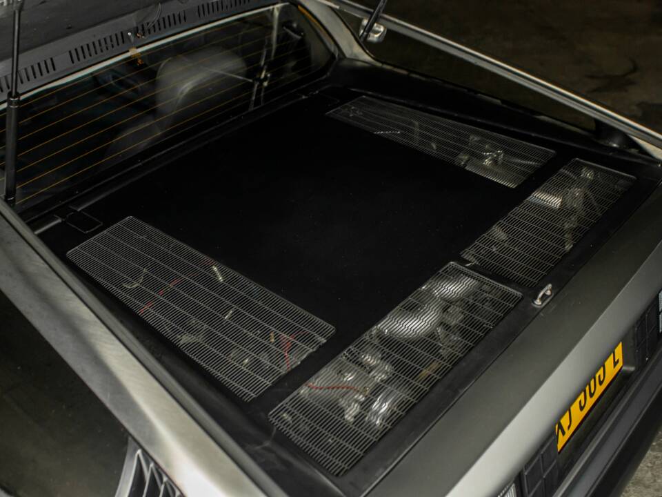 Image 57/66 of DeLorean DMC-12 (1981)