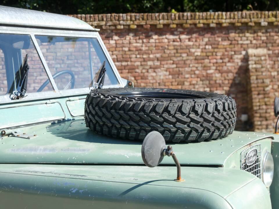 Image 18/50 of Land Rover 88 (1965)