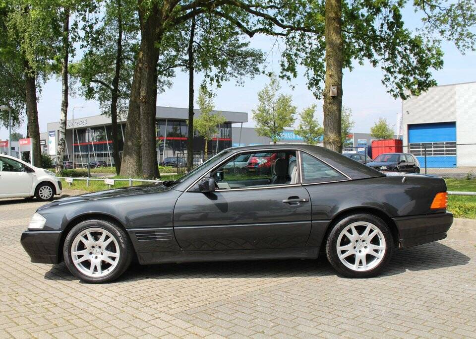 Image 3/8 of Mercedes-Benz 300 SL (1991)