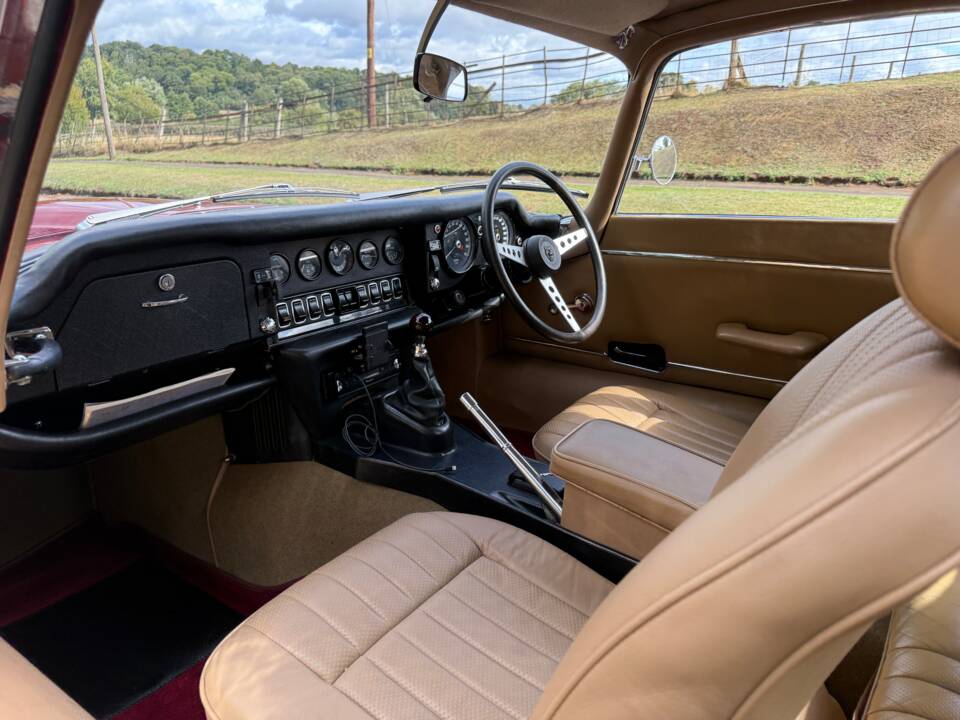Bild 13/21 von Jaguar E-Type V12 (2+2) (1971)