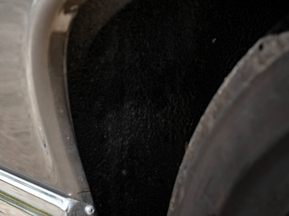 Image 73/86 of Mercedes-Benz 300 SE (1965)