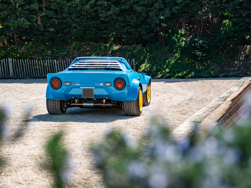 Image 12/46 of Lancia Stratos HF Stradale (1975)