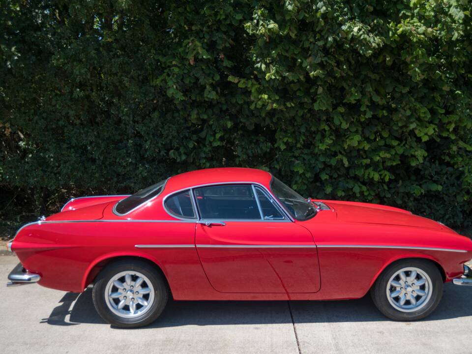 Image 25/50 of Volvo 1800 S (1968)
