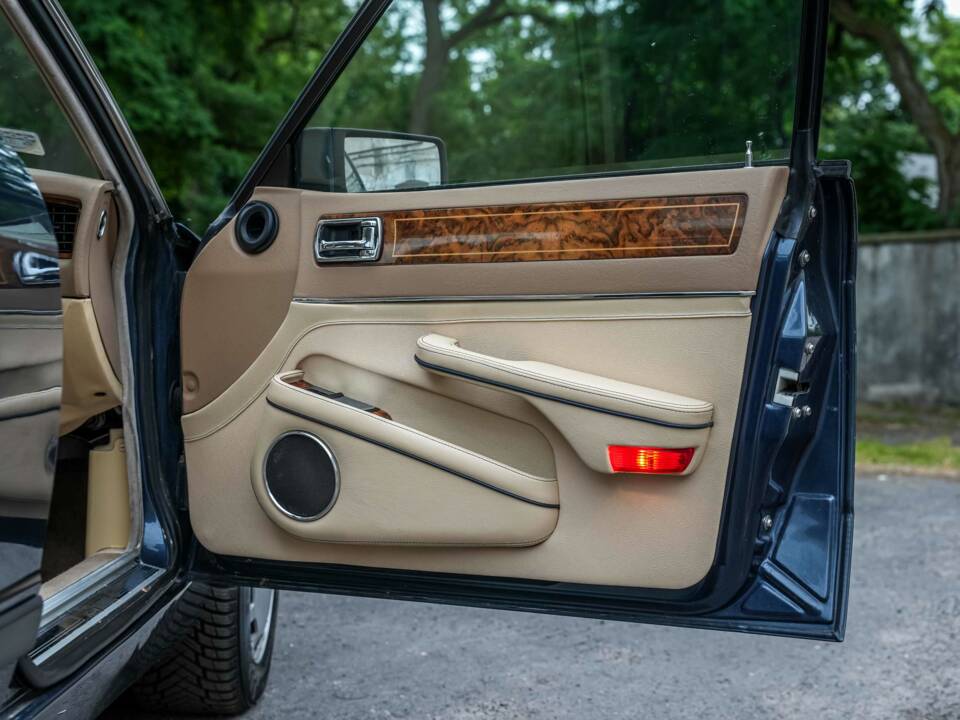 Immagine 44/55 di Jaguar XJ 40 (XJ-R) (1990)