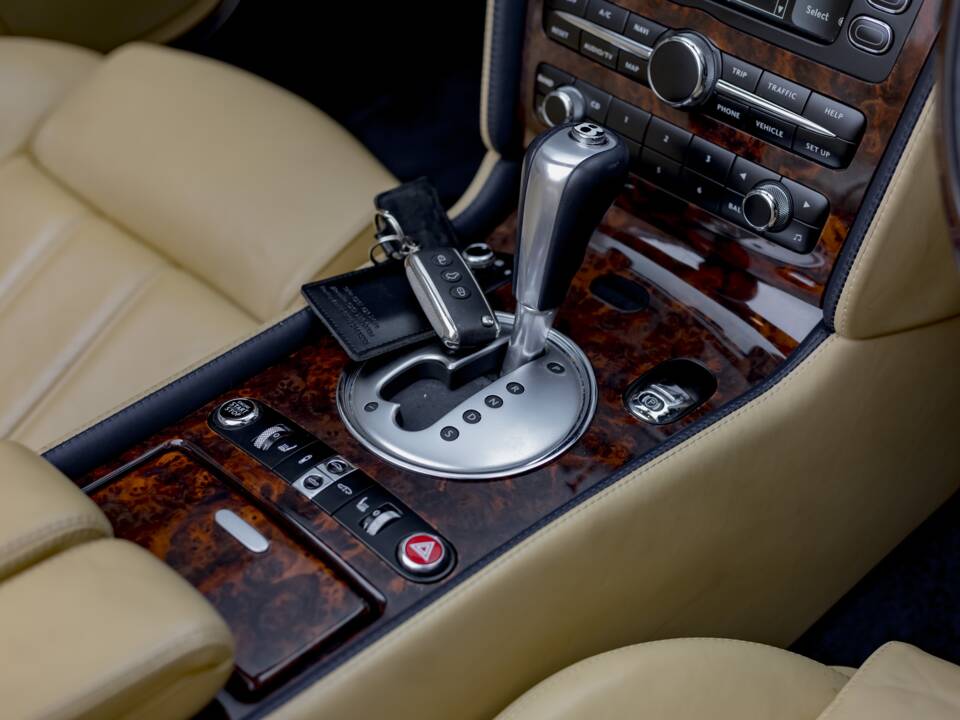 Imagen 25/33 de Bentley Continental GTC (2007)