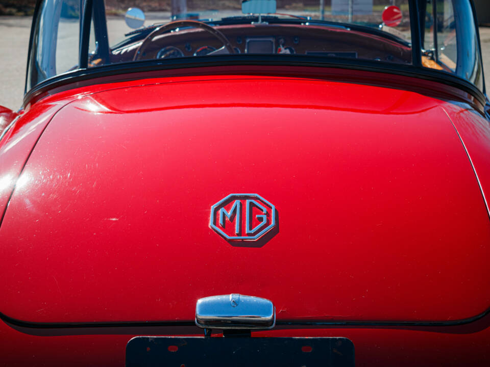 Image 21/49 of MG MGA 1500 (1958)