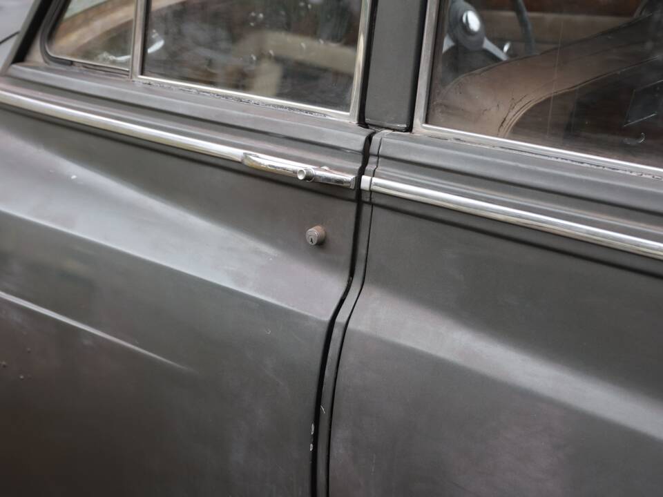 Image 27/50 of Bentley S 1 (1956)