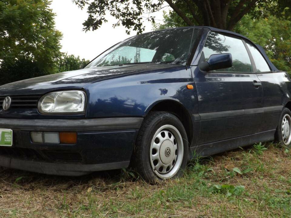 Image 29/50 of Volkswagen Golf III Cabrio 1.6 (1996)
