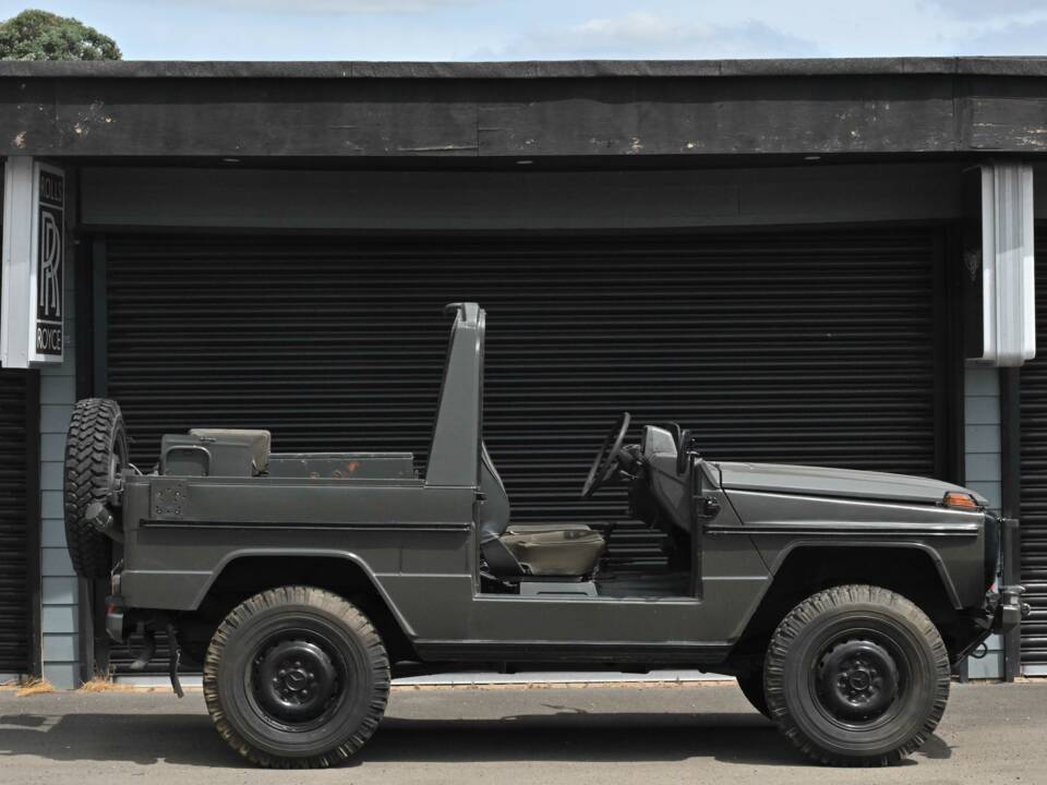 Immagine 9/50 di Mercedes-Benz 240 GD (SWB) (1987)