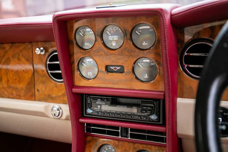 Image 28/50 of Bentley Continental R (1996)