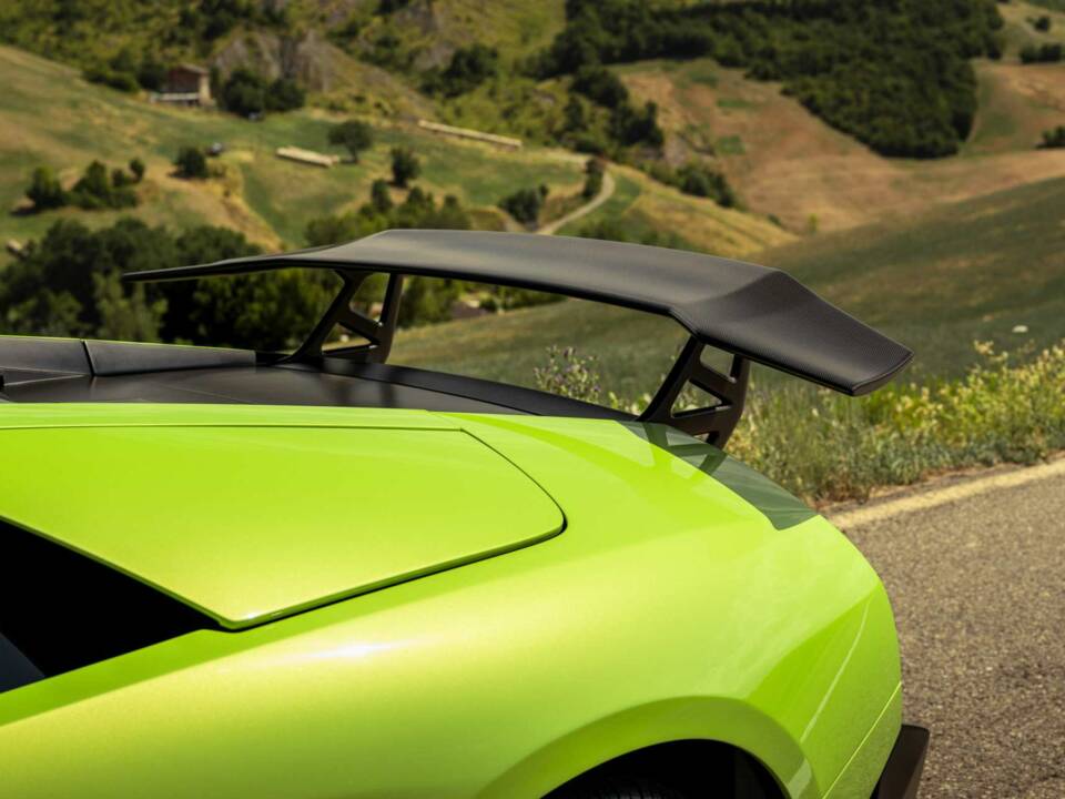 Image 21/25 de Lamborghini Murciélago LP670-4 SV (2009)