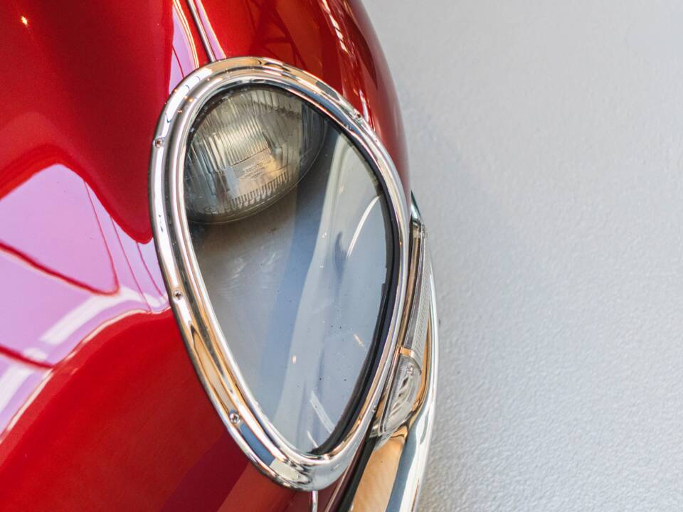 Image 3/30 de Jaguar Type E 3.8 (1962)