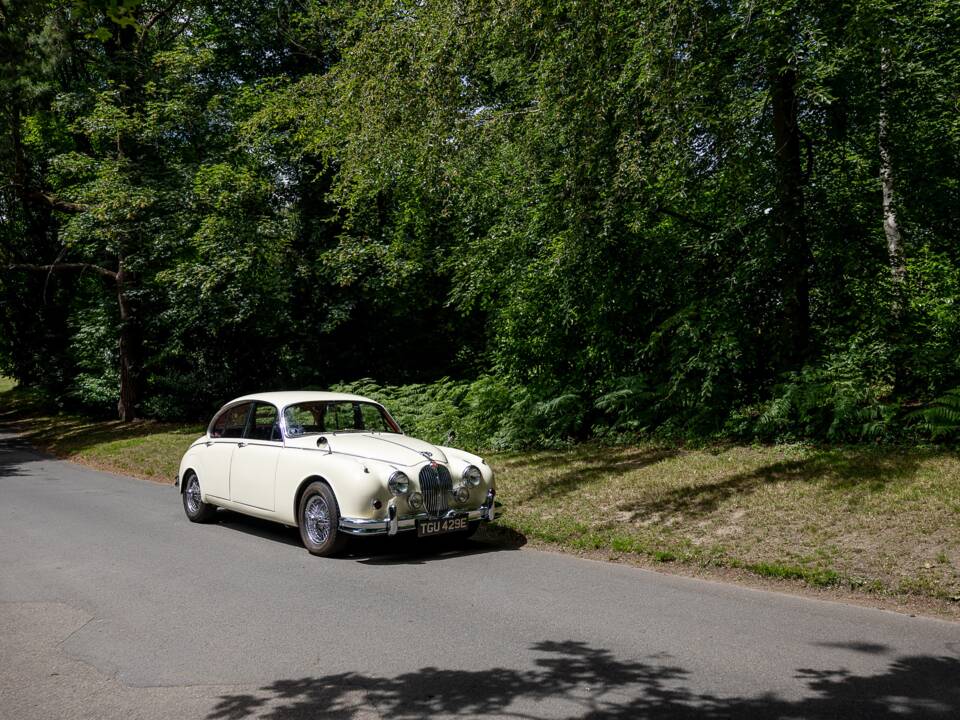 Image 11/50 de Jaguar Mk II 2.4 (1967)