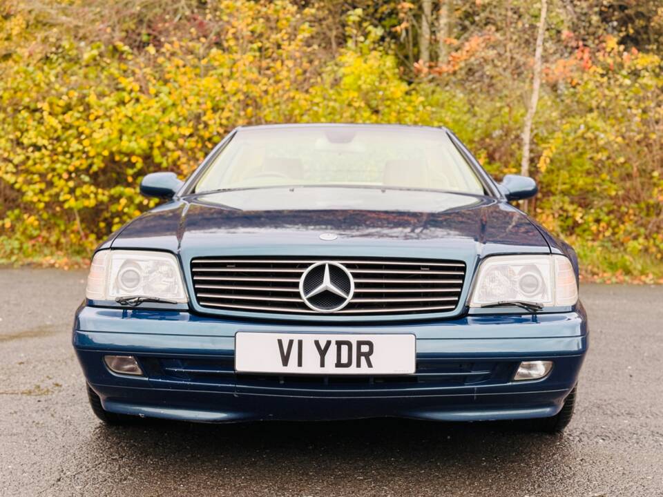 Image 13/18 of Mercedes-Benz SL 280 (1999)