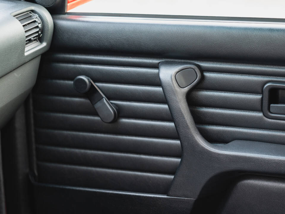Image 21/50 of BMW M3 (1987)
