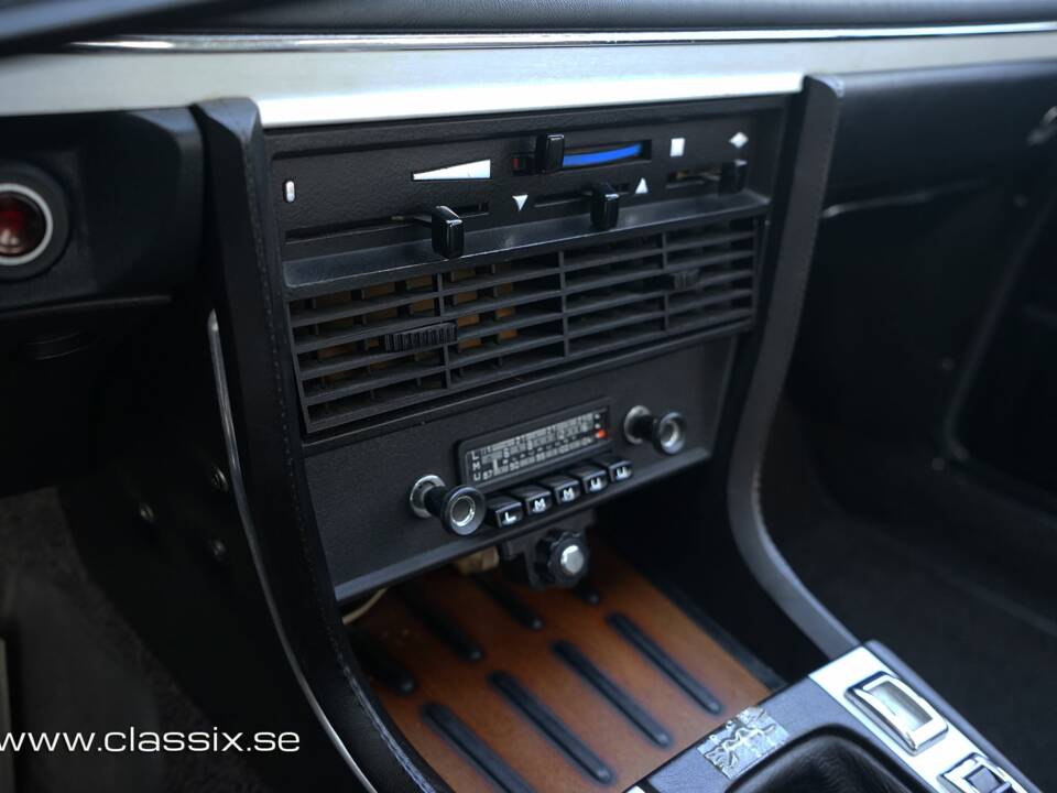 Image 11/32 of BMW 3.0 CS (1972)