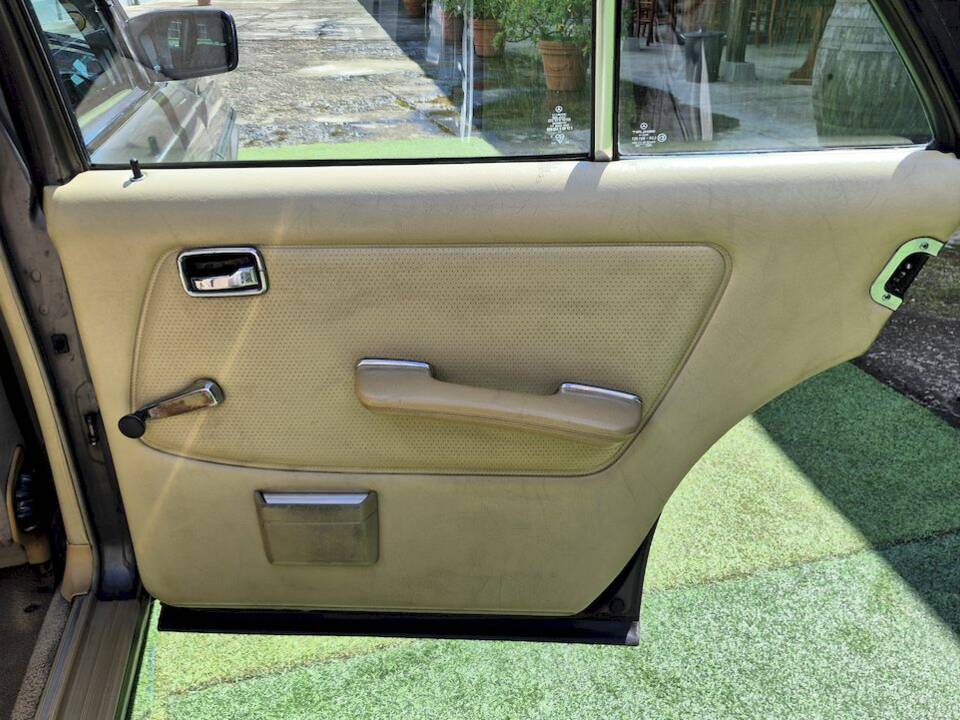Image 53/71 of Mercedes-Benz 240 D (1980)