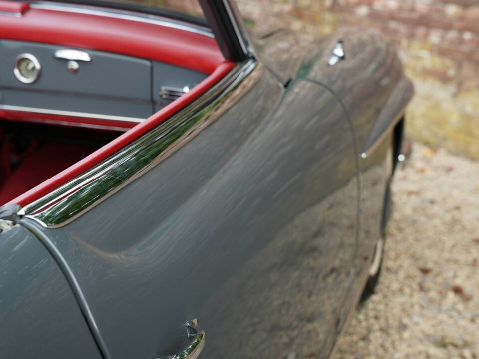 Image 29/50 of Mercedes-Benz 190 SL (1957)
