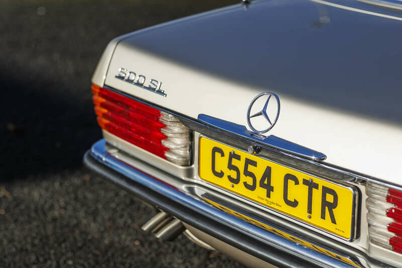 Image 13/33 of Mercedes-Benz 500 SL (1986)