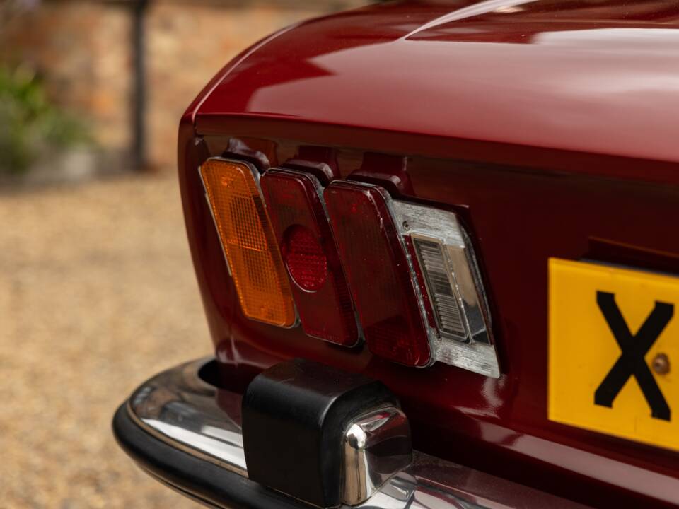 Image 10/45 of Peugeot 504 Convertible (1974)