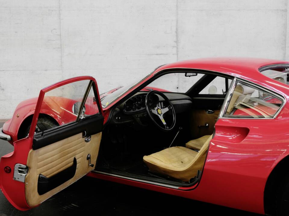 Bild 34/50 von Ferrari Dino 246 GT (1969)