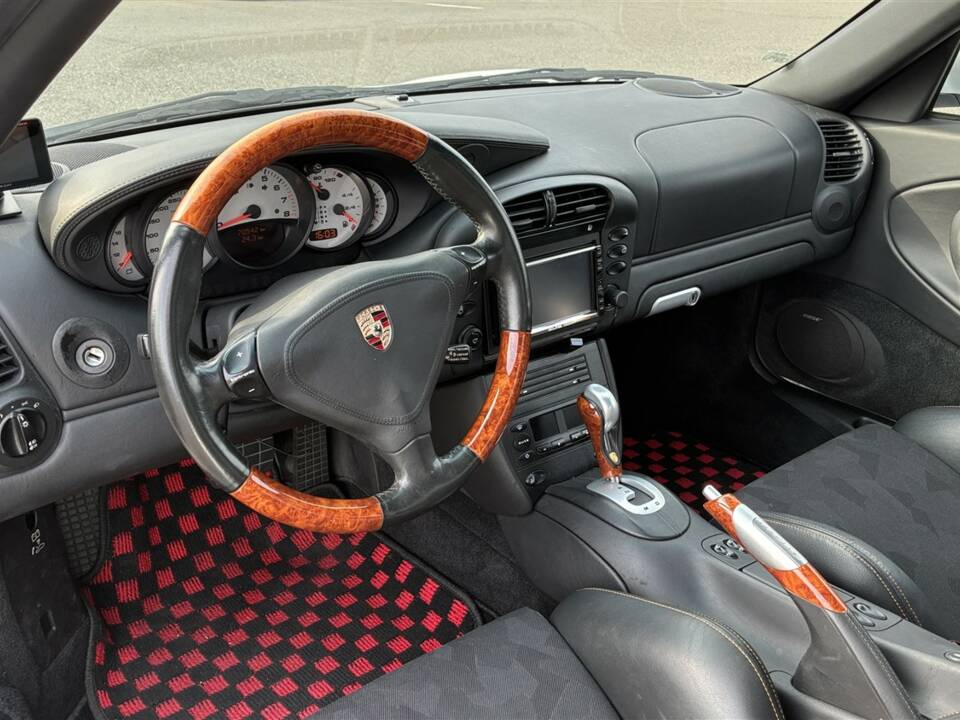 Bild 12/46 von Porsche 911 Turbo (2004)