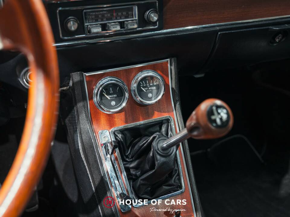 Image 21/25 of Alfa Romeo 1750 GT Veloce (1970)