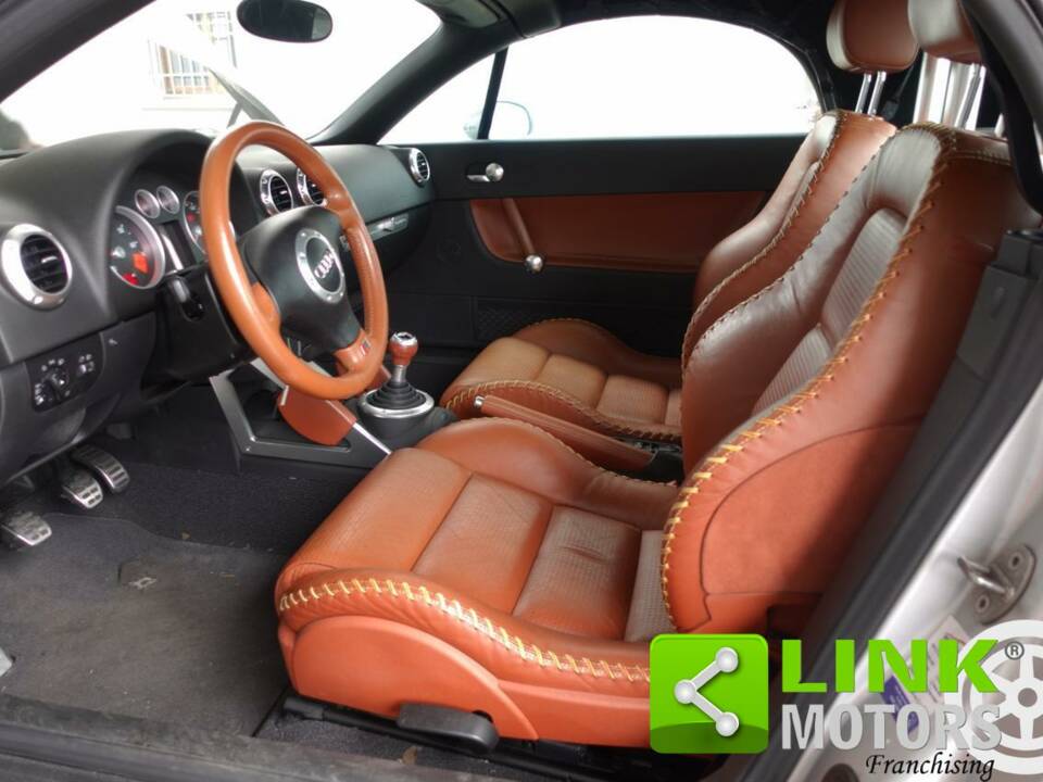 Image 7/10 of Audi TT 1.8 T quattro (2000)