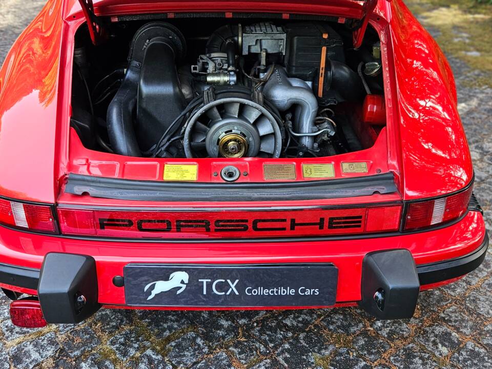 Immagine 7/37 di Porsche 911 Carrera 3.2 (1985)