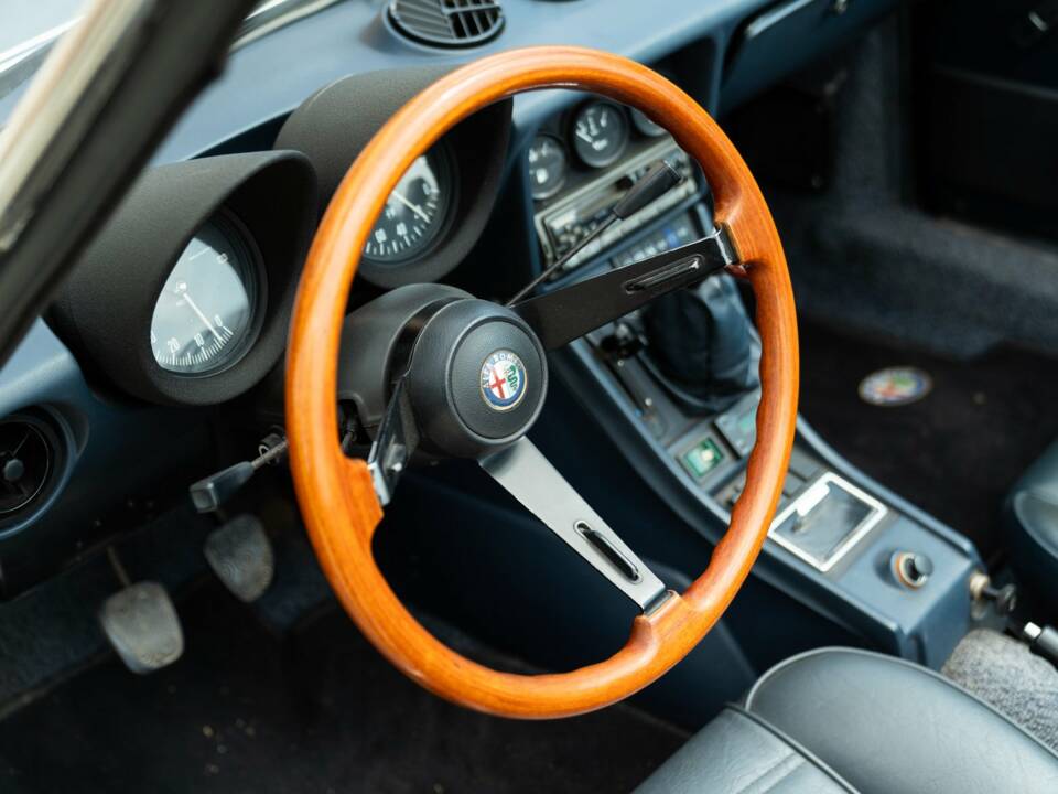 Bild 49/50 von Alfa Romeo 2.0 Spider (1985)