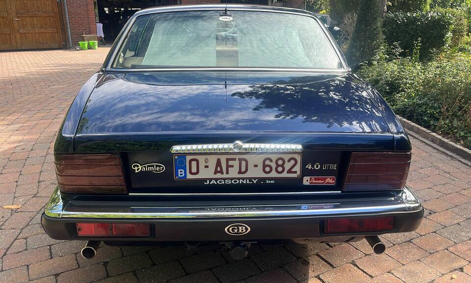 Afbeelding 7/8 van Daimler XJ 6 4.0 (1992)